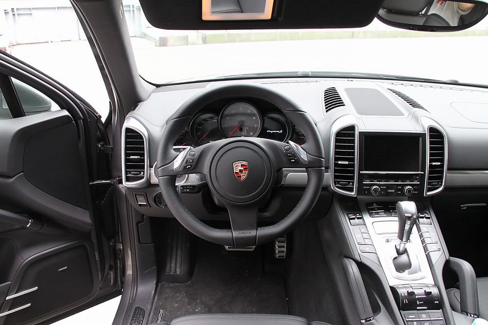 2011款卡宴s内饰