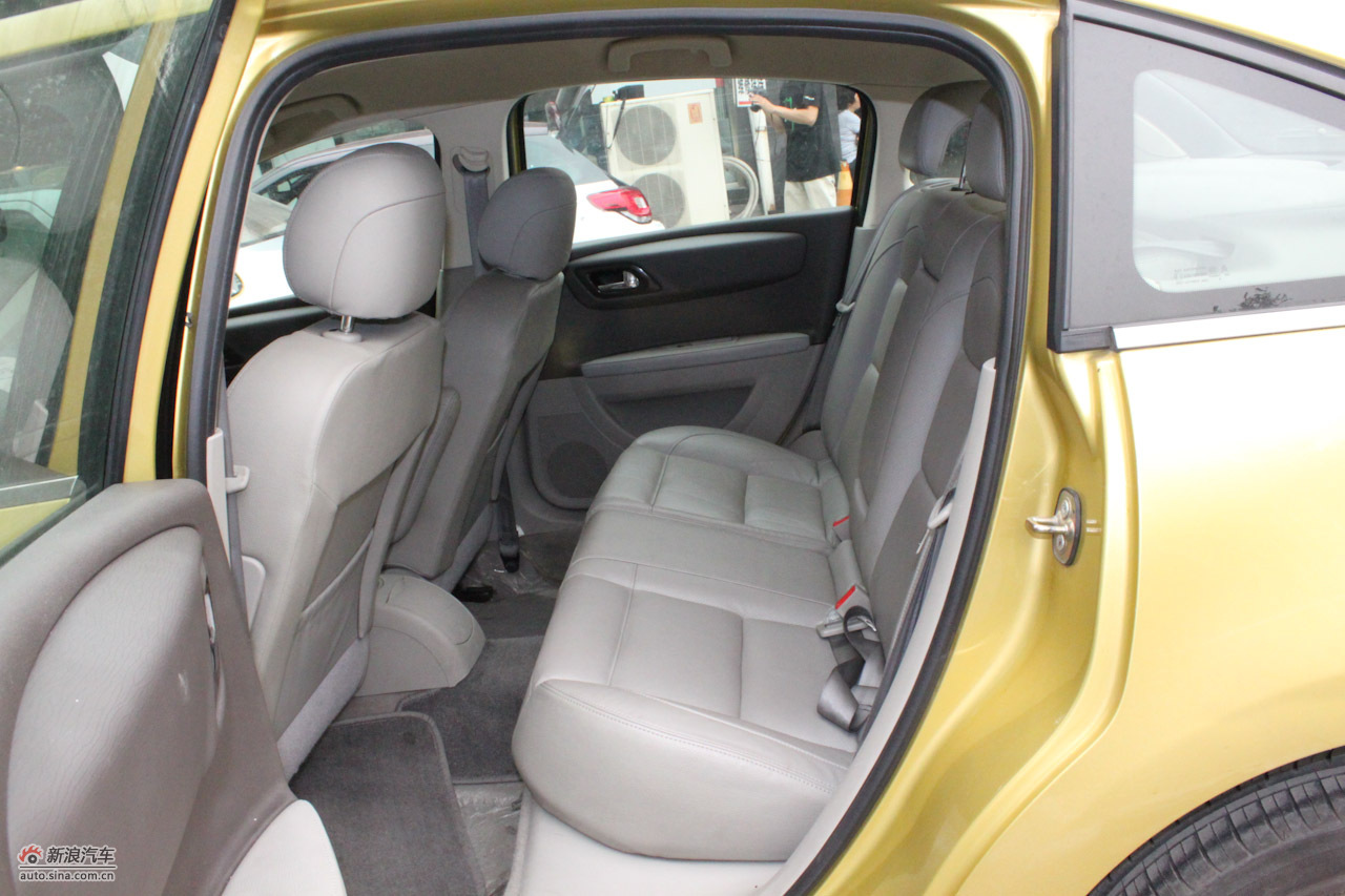 世嘉两厢内饰及内部细节_世嘉空间图片656974_汽车图库_新浪汽车_新浪