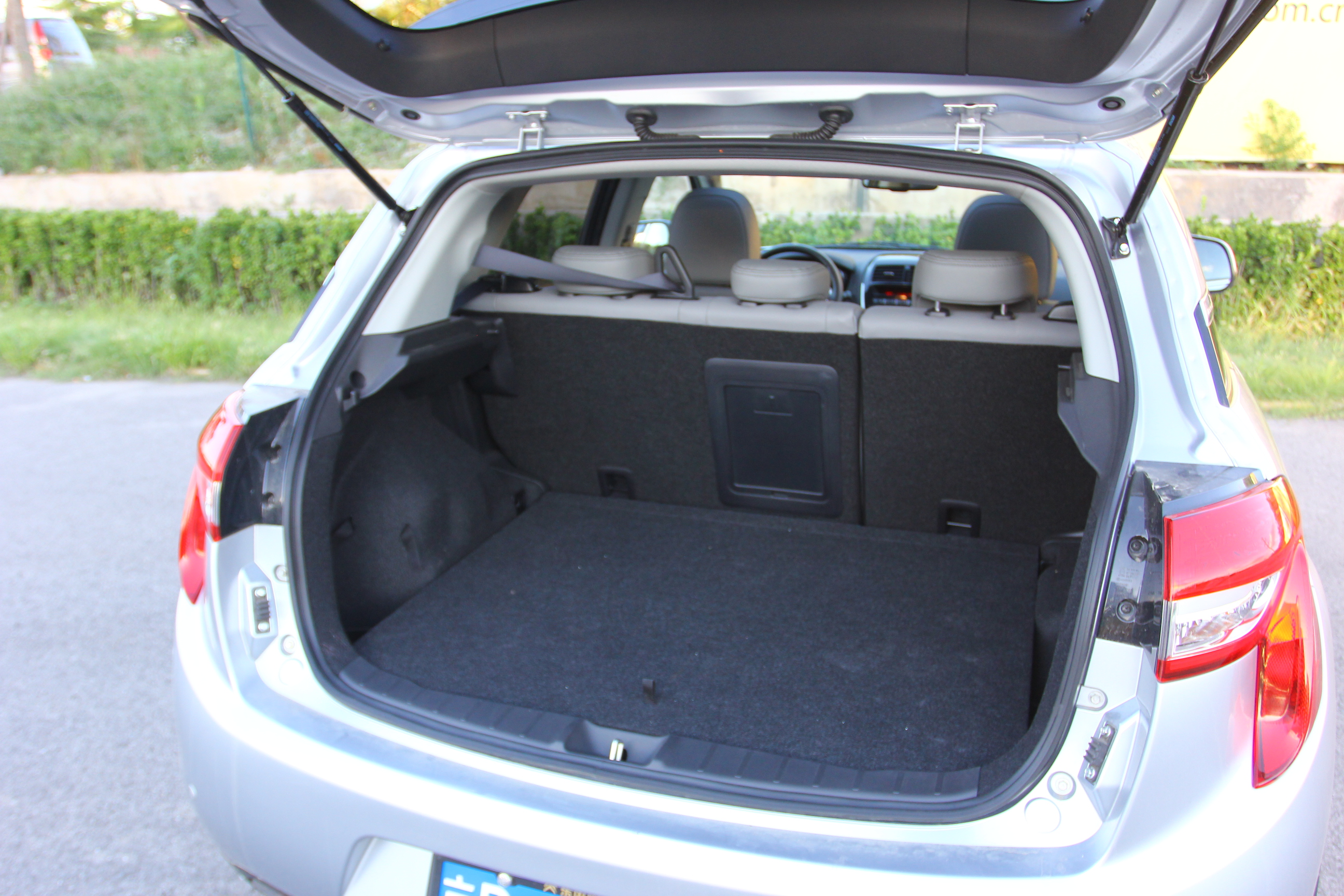 新浪汽车深度评测雪铁龙c4aircross