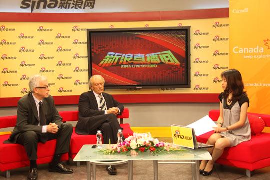 加拿大旅游局中国及印度市场首席代表高平(Mr. Derek Galpin)先生，和加拿大驻华使馆移民处公使衔参赞傅颂义(Mr. Sidney Frank)先生接受新浪旅游专访