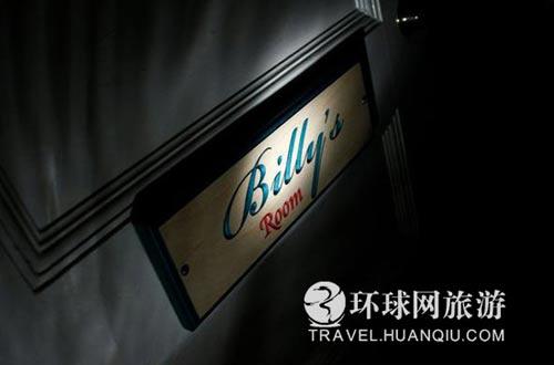 “黄铜女王旅店”其中一位有名的亡灵是一个叫Billy的男孩，他当年死在旅店附近的San Pedro River(圣佩德罗河)。
