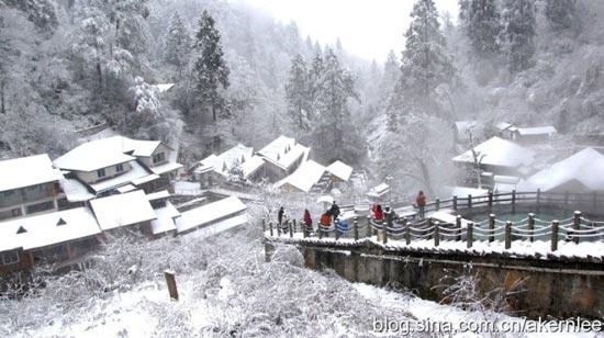 海螺沟温泉之旅(图片来源：名羊)