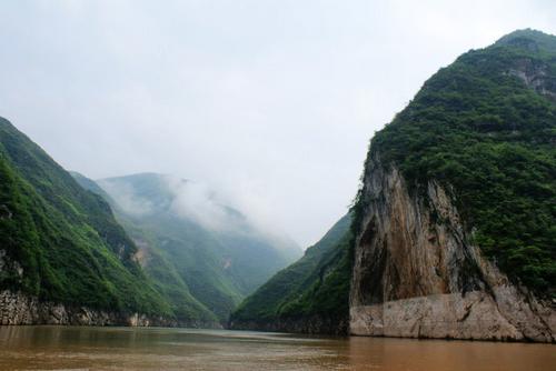长江三峡(图片来源：重庆爱吃鱼的猫博客)
