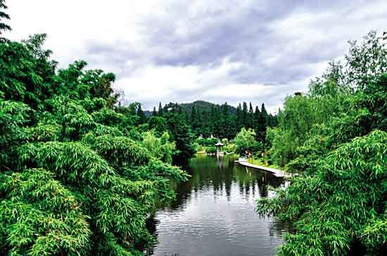 江西井冈山坐拥雄奇壮丽的自然风光(肖远泮 东方IC)