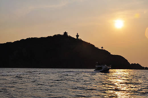 新浪旅游配图：蓬莱暮色(何海涛摄) 来源：中国城市旅游杂志