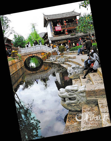 丽江古城内历史悠久的古桥 　(新华社供图)