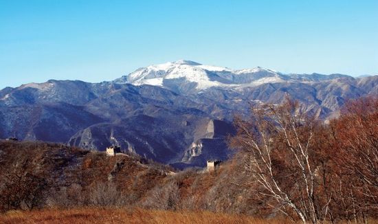 京西明代内长城，黄草梁上多奇景。(摄影：金华)