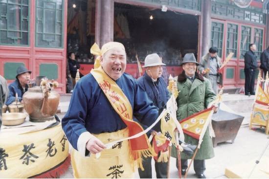 热闹的花会(摄影：姚宝良)