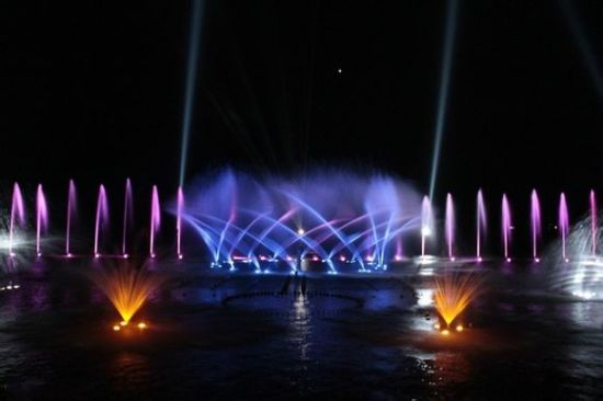 音乐喷泉(图：百度搜索引擎)