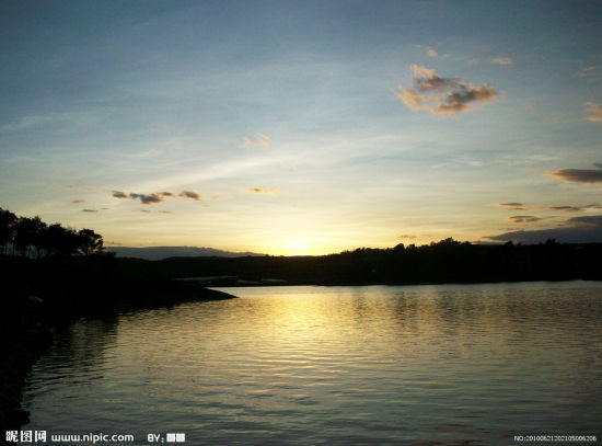 凤龙湾(图：昵图网 作者：暮暮)