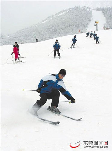 滑雪是项很不错的运动