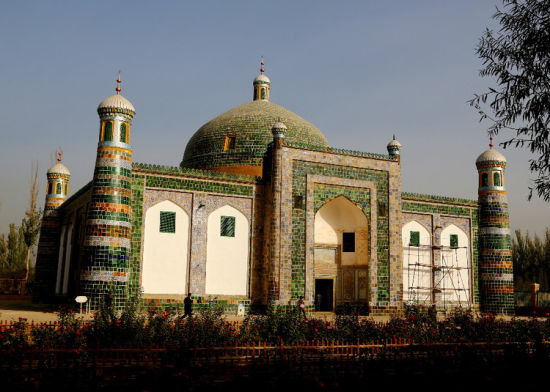 建筑群0香妃墓  新疆伊斯兰教圣裔或知名贤者的坟墓,叫麻扎,为阿拉伯