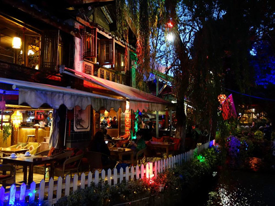 丽江酒吧一条街(图片来源：云游四海翁)