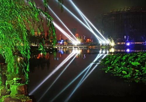 阿庐文化中心夜景(图片来源：beautyalu)