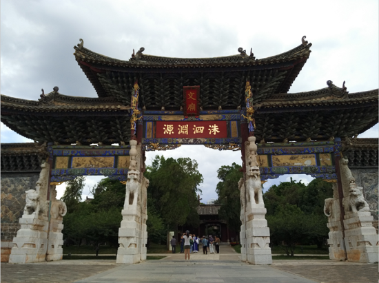 文庙大门(图片来源：@HarryYaxin)