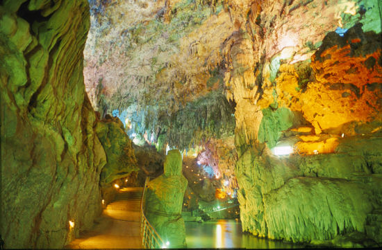 燕子洞第二景区天街撷美