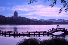 杭州：回眸一笑幸福就在湖尽头(图)