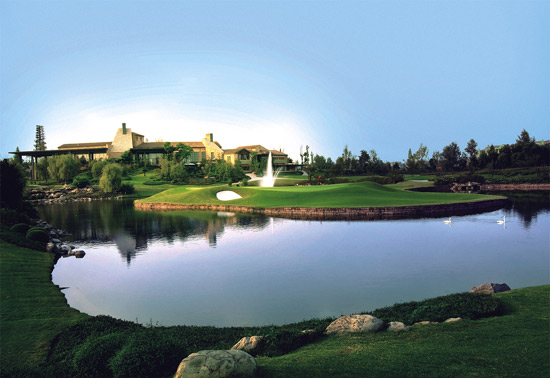 远眺18号洞果岭与会所