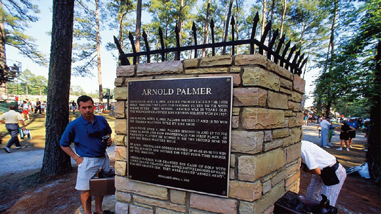 奥古斯塔为表彰帕尔默成就设立的纪念牌