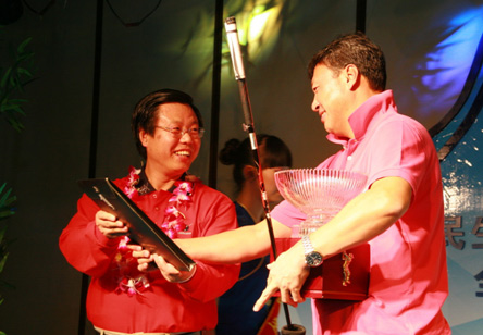 南京分行非凡财富客户崔学吉获得本届总决赛总杆冠军