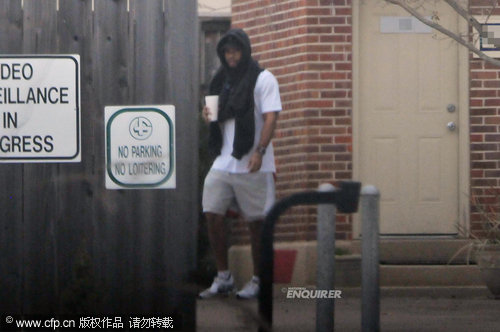 被曝伍兹车祸后首张照片：在松林诊所