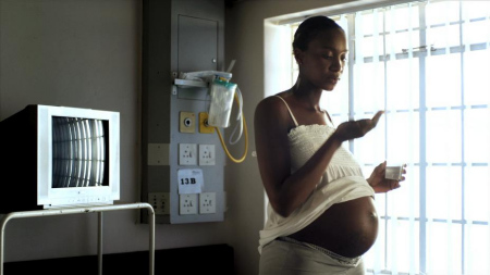 一位HIV阳性的母亲生下了HIV阴性的宝宝