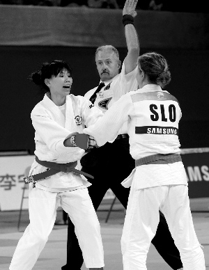 李静怡(左)期待下次再来。晨报记者 王颖/摄