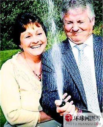 记错儿子年龄，英国健忘母亲误中百万大奖。