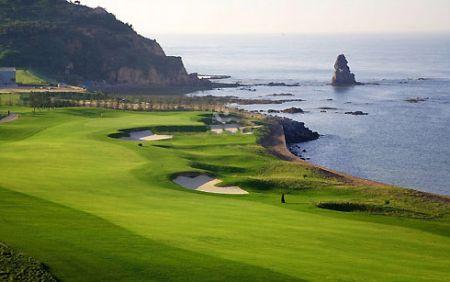 青岛石老人山水城高尔夫俱乐部