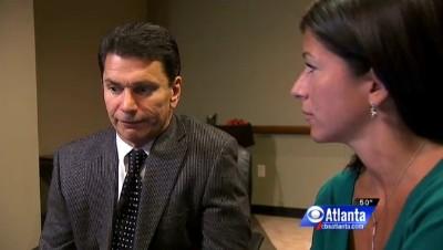 彩票设计者丹-多德森认为买一万张彩票才有两次中奖机会。