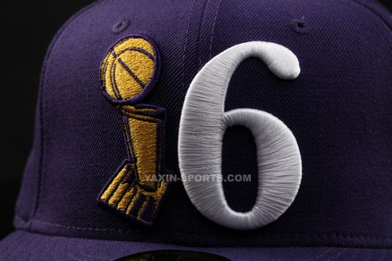 以数字16代表湖人2010年夺得第16座NBA总冠军奖杯