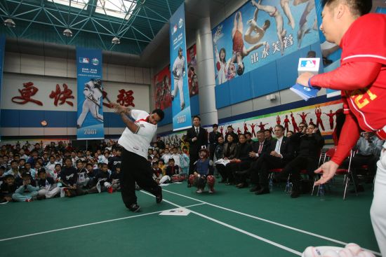小王子教万泉小学学生PLAY BALL