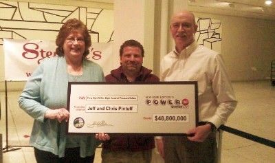 Jeffrey 和Christine Pintuff中得4880万美元的大奖