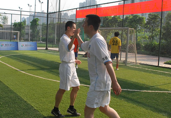 古力助攻李康扳平比分