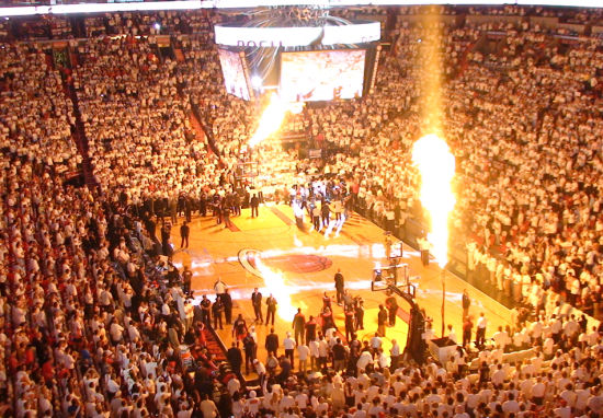 开场就是白热化