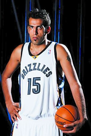 在伊朗国家队中哈达迪总是能发挥巨大的威力