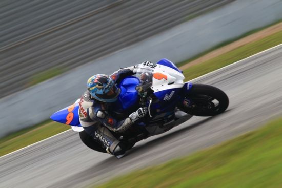 黄世钊轻取600cc组杆位毫无悬念