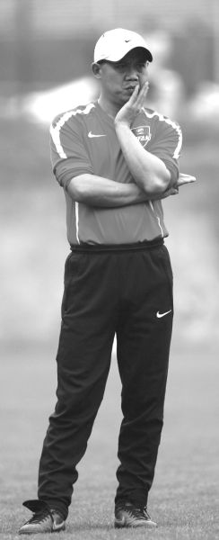 力帆主帅刘劲彪 记者 唐浩 摄