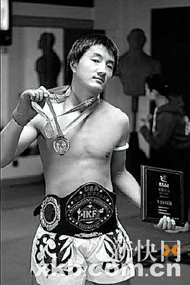 担任过泰拳教练的张波感同身受