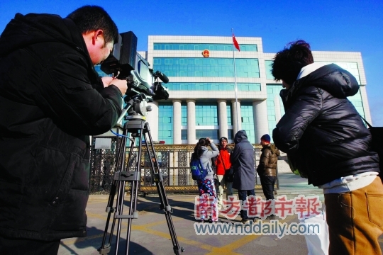 反赌扫黑案开庭，全国足球记者云集辽宁铁岭，气势直逼10年前国足参加十强赛时的盛况。