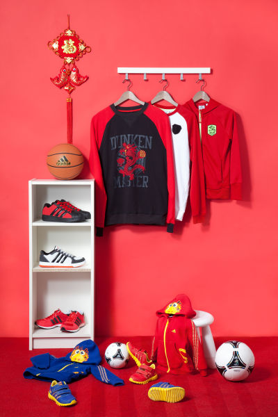 阿迪达斯龙年系列产品