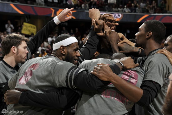 詹姆斯出场仪式