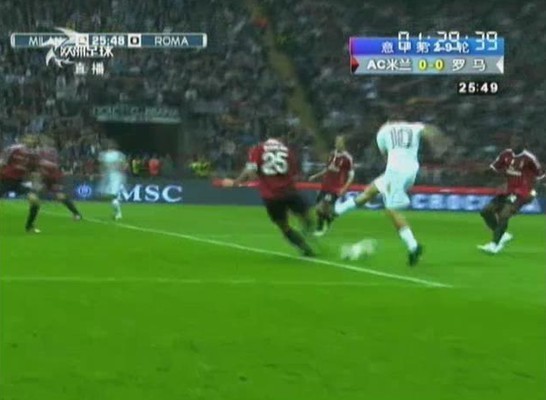 图8 博内拉封堵托蒂的远射