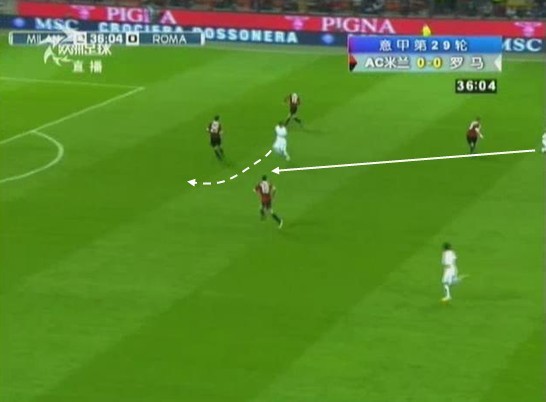 图12 奥斯瓦尔多反扣斜传博里尼