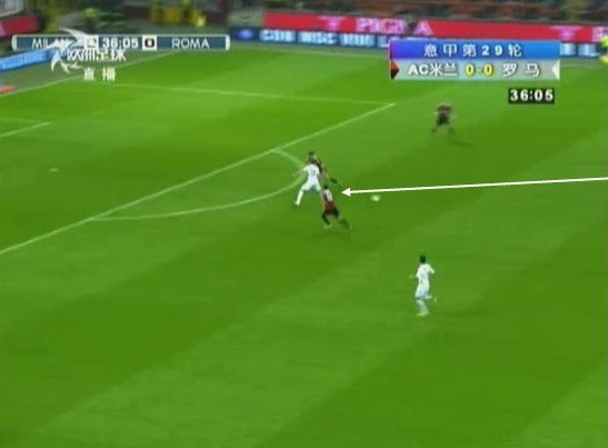 图13 博里尼斜线跑动接球