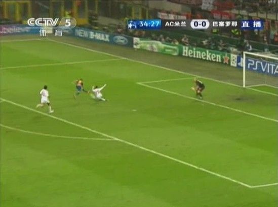 图38 安东尼尼封堵桑切斯的射门