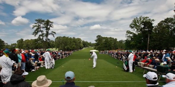 　　在奥古斯塔俱乐部举行的美国大师赛，是高尔夫四大满贯的首项赛事。北京时间4月9日早上，巴巴-沃森经过延长赛获得冠军奖杯