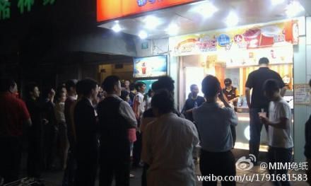 姚明被路人围观