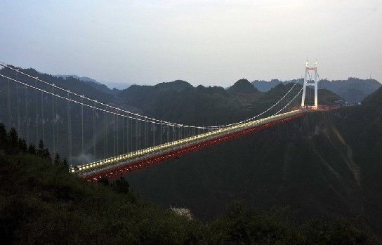 湖南吉首矮寨特大悬索桥