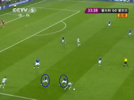 图5 马尔基西奥与卡萨诺再次迅速完成夹抢